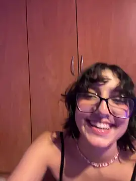 Snapshot of aurora_xoxo chatting on 12/19/24, 04:45 aurora xoxo online show from 12/19/24, 04:45