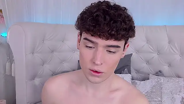 RobbyCharming online show from 11/08/25, 03:43