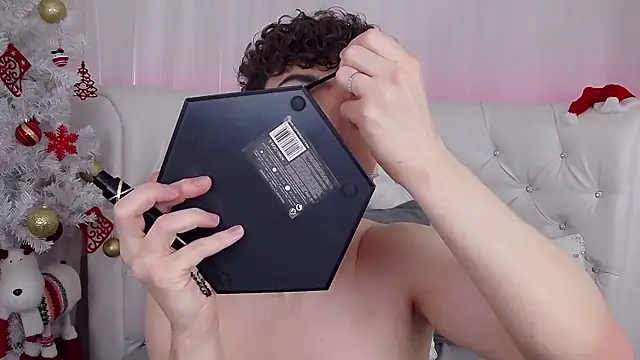 Snapshot of RobbyCharming chatting on 12/21/25, 03:41 RobbyCharming online show from 12/21/25, 03:41