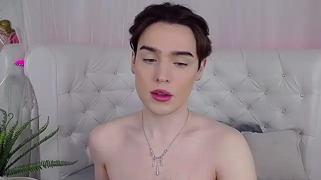 Snapshot of RobbyCharming chatting on 04/19/26, 04:35 RobbyCharming online show from 04/19/26, 04:35