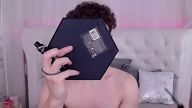 RobbyCharming online show from 11/17/25, 03:43