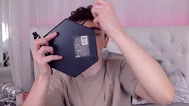 RobbyCharming online show from 10/06/25, 03:51