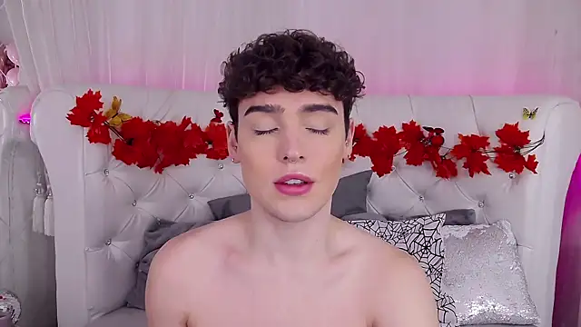 RobbyCharming online show from 10/31/25, 03:47