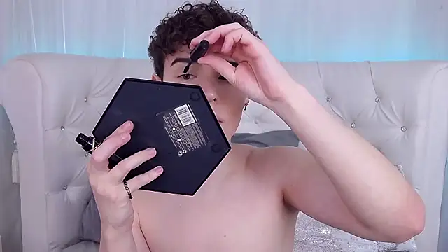 RobbyCharming online show from 11/12/25, 03:43