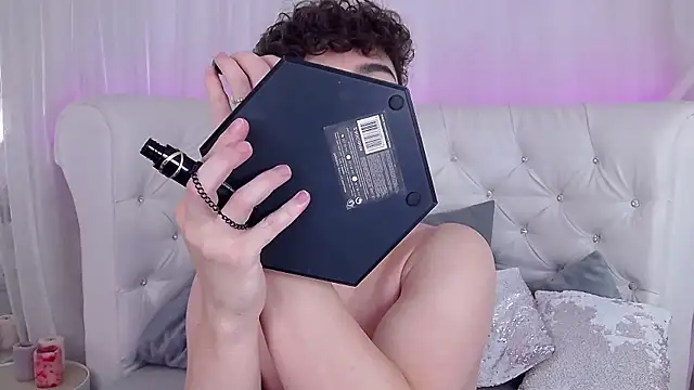 RobbyCharming online show from 11/14/25, 03:43