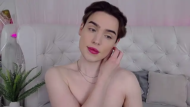 Snapshot of RobbyCharming chatting on 04/18/26, 04:37 RobbyCharming online show from 04/18/26, 04:37