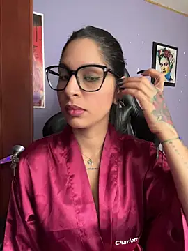 charlotte stevenss  online show from 05/12/26, 02:45