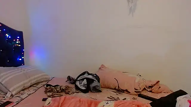 Snapshot of gooddes303salome chatting on 09/22/25, 01:44 gooddes303salome online show from 09/22/25, 01:44