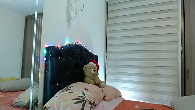 gooddes303salome online show from 11/15/25, 09:35