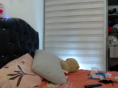 gooddes303salome online show from 11/17/25, 11:20