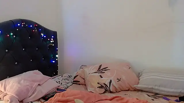 Snapshot of gooddes303salome chatting on 09/27/25, 08:42 gooddes303salome online show from 09/27/25, 08:42