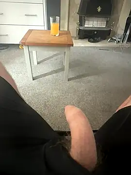 Averagematt1991 online show from 10/15/25, 10:34