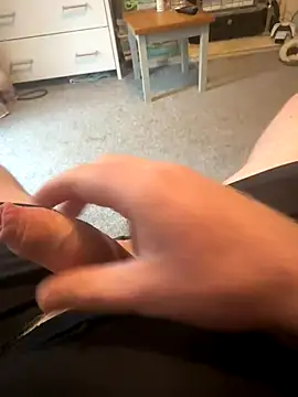 Averagematt1991 online show from 11/10/25, 02:11