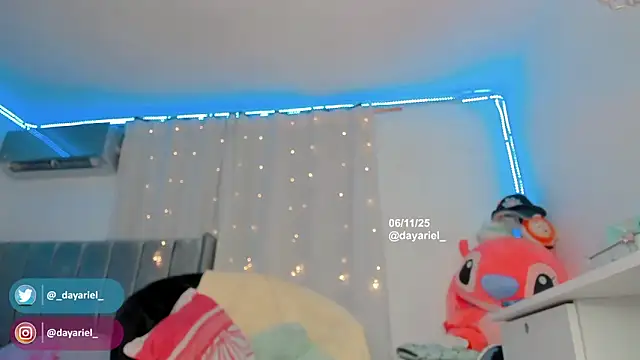 Yellowranger1 online show from 11/07/25, 02:16