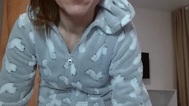 Snapshot of Popppka chatting on 02/16/25, 02:10 Popppka online show from 02/16/25, 02:10