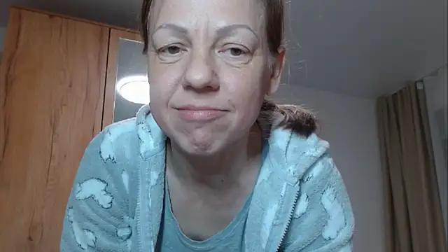 Snapshot of Popppka chatting on 02/12/25, 06:51 Popppka online show from 02/12/25, 06:51
