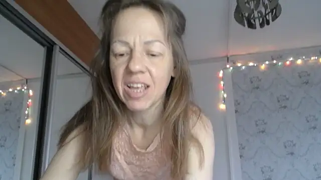 Snapshot of Popppka chatting on 03/12/26, 02:54 Popppka online show from 03/12/26, 02:54