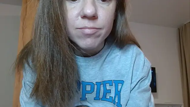 Snapshot of Popppka chatting on 01/31/25, 04:17 Popppka online show from 01/31/25, 04:17
