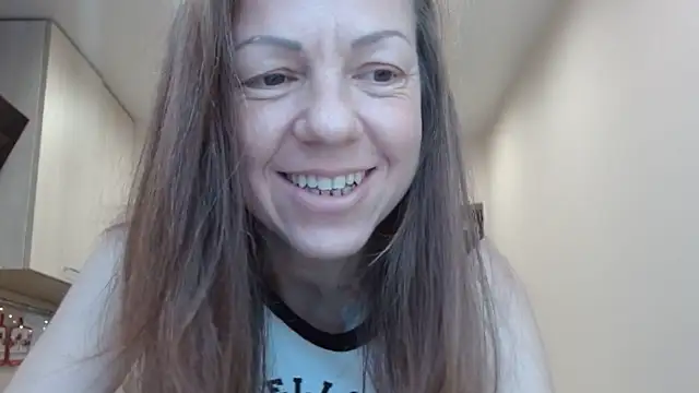 Snapshot of Popppka chatting on 12/24/24, 11:28 Popppka online show from 12/24/24, 11:28
