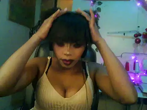 Snapshot of Anaconda2350 chatting on 06/30/26, 11:27 Anaconda2350 online show from 06/30/26, 11:27