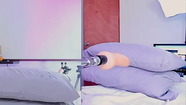 kyliebless online show from 04/13/26, 03:54