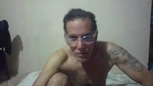 Snapshot of CaptainFox chatting on 07/19/26, 01:14 CaptainFox online show from 07/19/26, 01:14