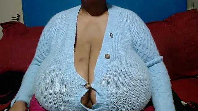 CUTEFIRMMELONSS online show from 06/02/26, 05:35