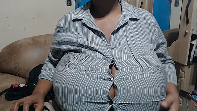 CUTEFIRMMELONSS online show from 07/11/26, 06:35