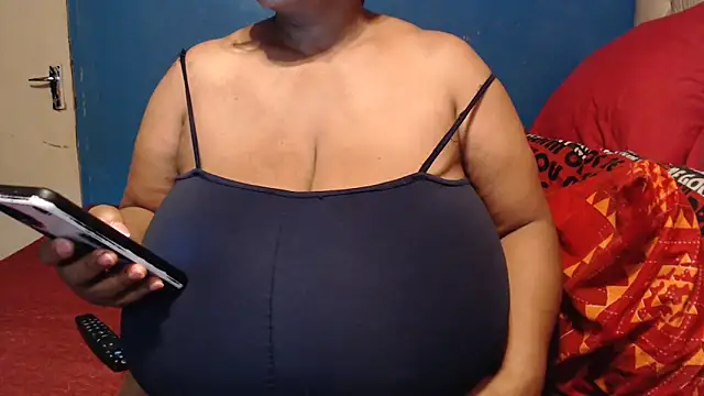 CUTEFIRMMELONSS online show from 11/22/25, 09:13