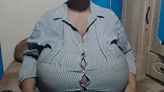 CUTEFIRMMELONSS online show from 06/24/26, 09:01