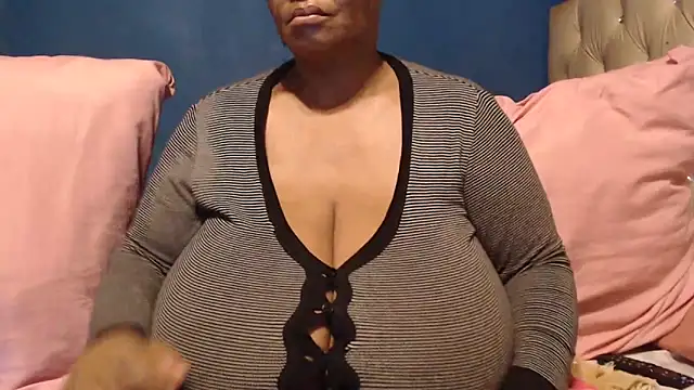 CUTEFIRMMELONSS online show from 10/18/25, 03:19