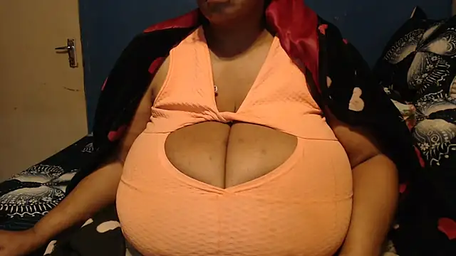 CUTEFIRMMELONSS online show from 09/17/25, 08:33