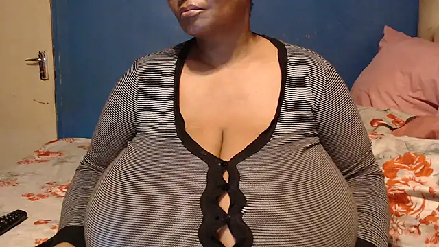 CUTEFIRMMELONSS online show from 10/06/25, 05:02