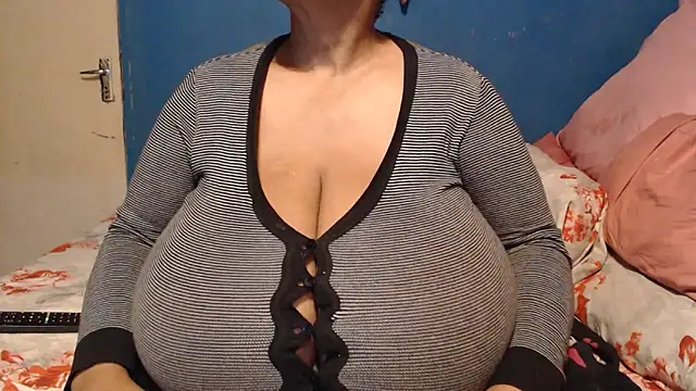 CUTEFIRMMELONSS online show from 10/09/25, 05:02