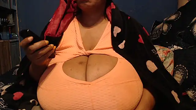 CUTEFIRMMELONSS online show from 09/20/25, 10:04