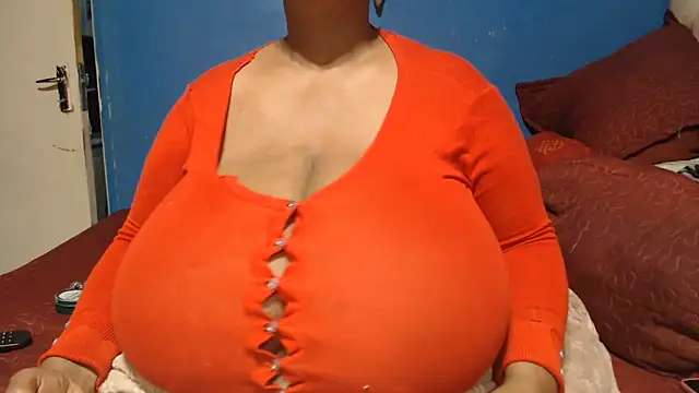 CUTEFIRMMELONSS online show from 06/21/26, 05:41