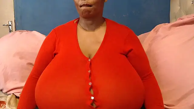 CUTEFIRMMELONSS online show from 10/05/25, 08:38