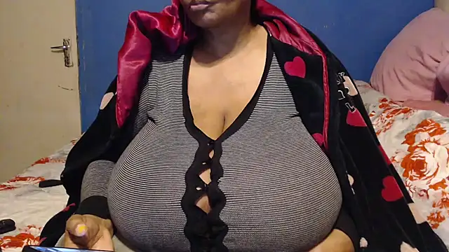 CUTEFIRMMELONSS online show from 09/29/25, 10:15
