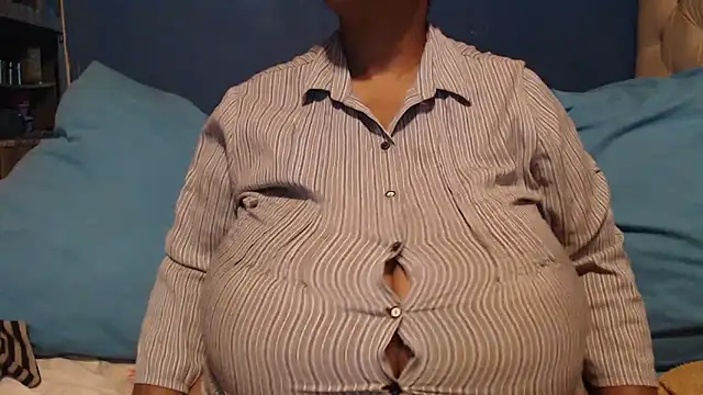 CUTEFIRMMELONSS online show from 02/08/26, 10:07