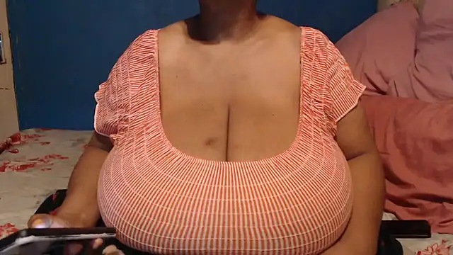CUTEFIRMMELONSS online show from 10/20/25, 07:14