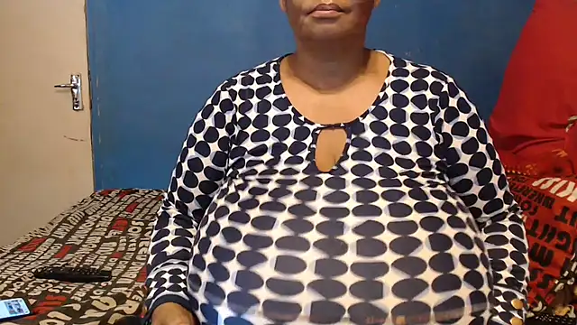 CUTEFIRMMELONSS online show from 11/20/25, 02:18