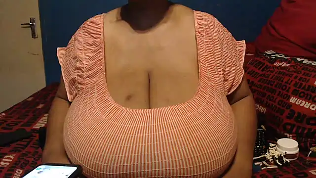 CUTEFIRMMELONSS online show from 10/30/25, 09:01