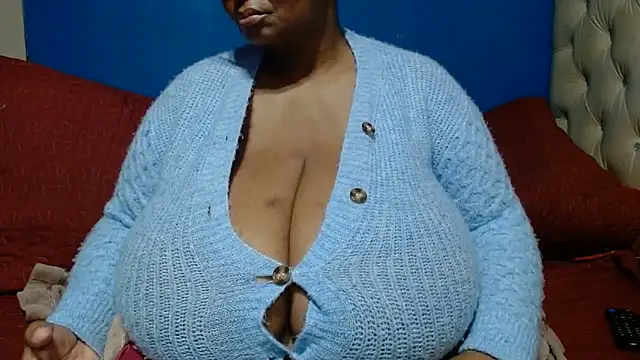 CUTEFIRMMELONSS online show from 06/11/26, 09:34