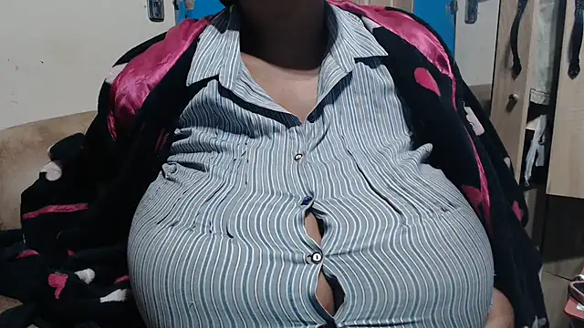 CUTEFIRMMELONSS online show from 07/10/26, 06:08