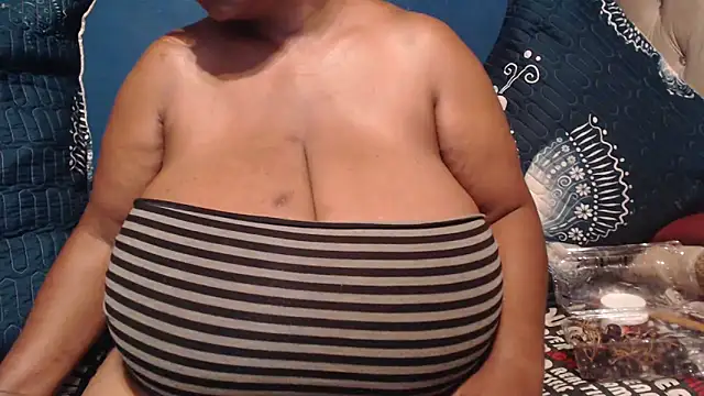 Snapshot of CUTEFIRMMELONSS chatting on 04/04/26, 02:51 CUTEFIRMMELONSS online show from 04/04/26, 02:51