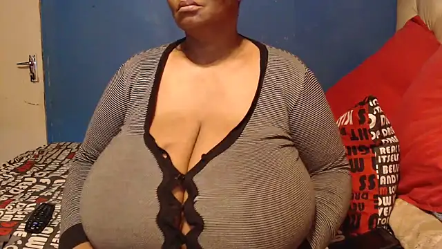 CUTEFIRMMELONSS online show from 11/15/25, 03:21