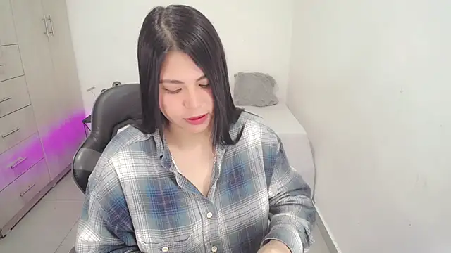 Snapshot of Youlittlepervertt_ chatting on 01/11/26, 05:14 Youlittlepervertt online show from 01/11/26, 05:14