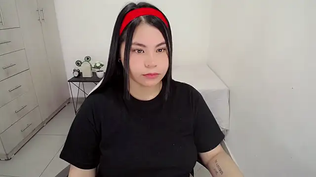 Snapshot of Youlittlepervertt_ chatting on 02/11/26, 06:30 Youlittlepervertt online show from 02/11/26, 06:30