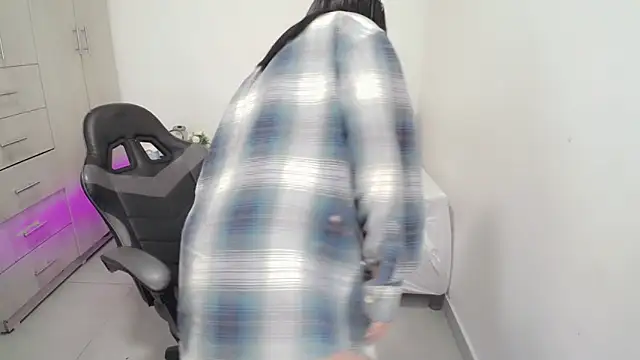 Snapshot of Youlittlepervertt_ chatting on 01/15/26, 12:25 Youlittlepervertt online show from 01/15/26, 12:25