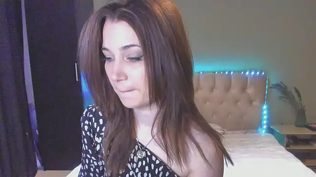 Carina E online show from 05/13/26, 06:42